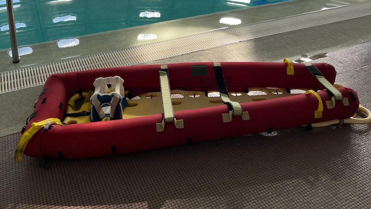 sauver sans aggraver plan dur avec dispositif de secours flottant MOB NAMAKA